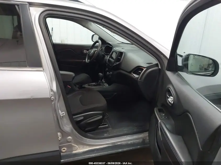 2019 JEEP CHEROKEE LATITUDE 4X4