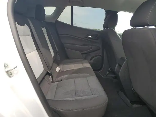 2025 CHEVROLET TRAX LS  