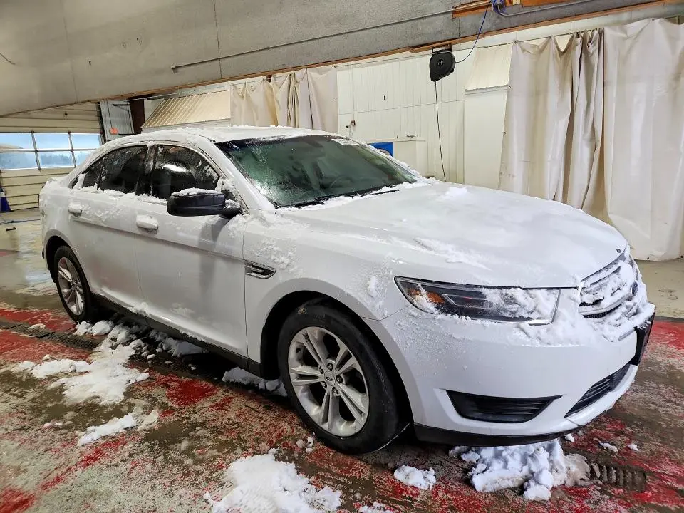 2015 FORD TAURUS SE  