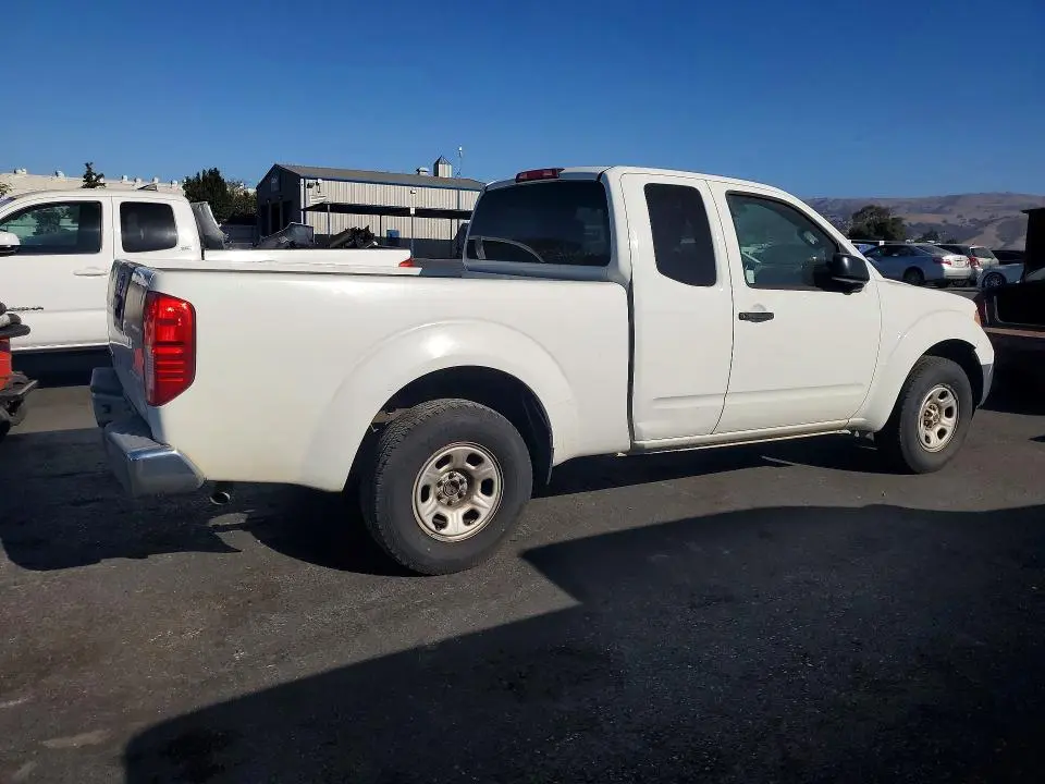 2014 NISSAN FRONTIER S  
