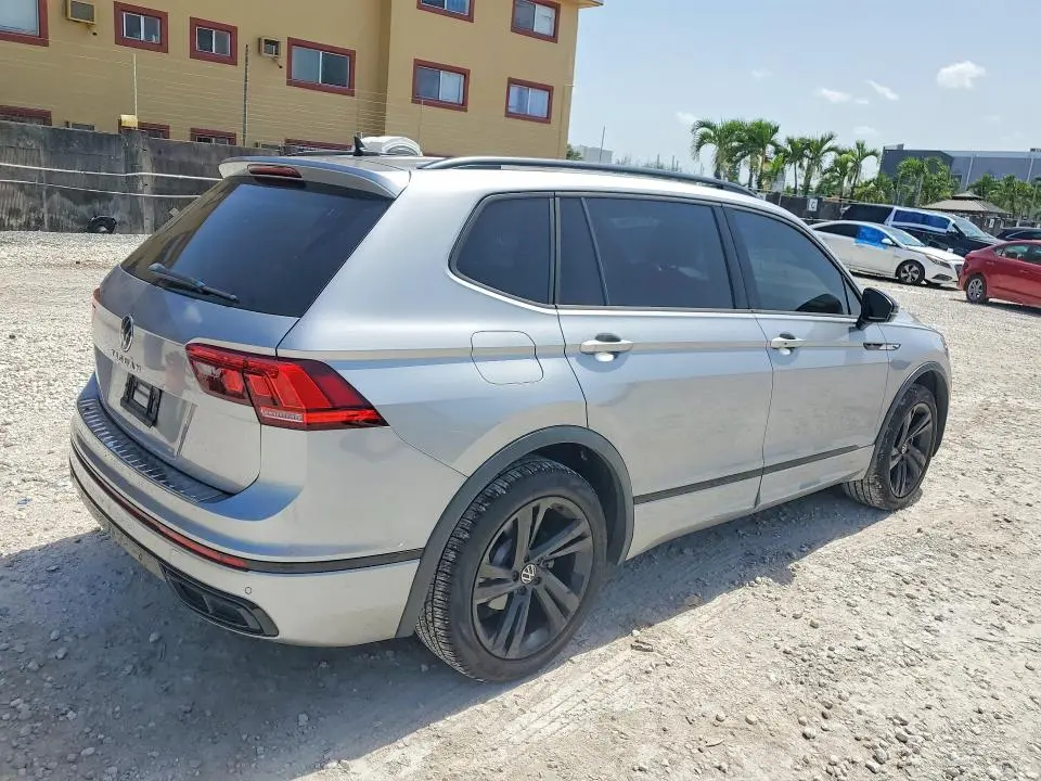 2023 VOLKSWAGEN TIGUAN SE R-LINE BLACK  