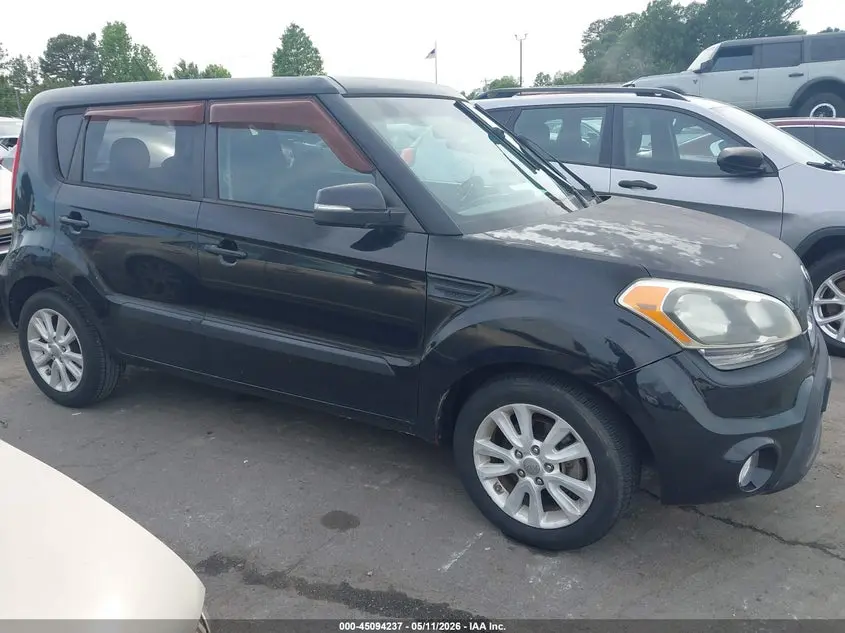 2013 KIA SOUL +