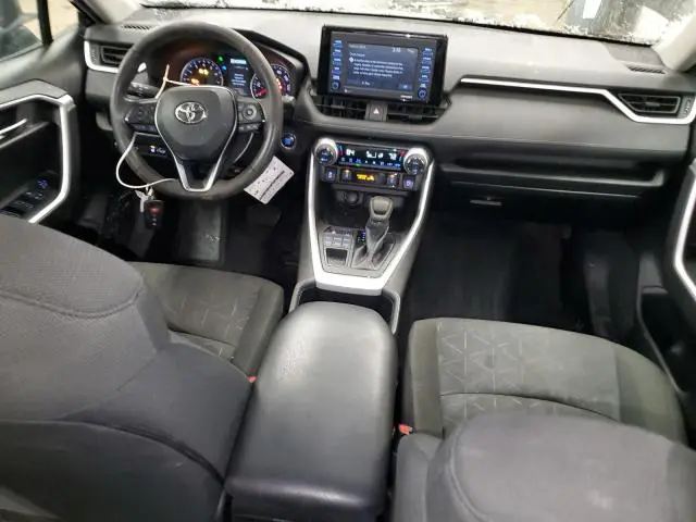 2022 TOYOTA RAV4 XLE  