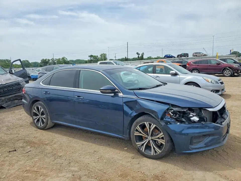 2022 VOLKSWAGEN PASSAT SE  