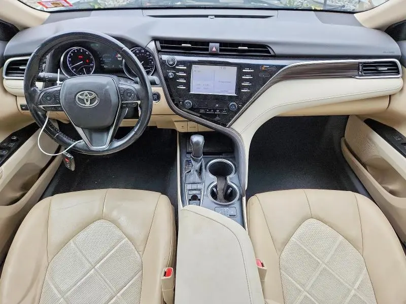 2018 TOYOTA CAMRY XLE  