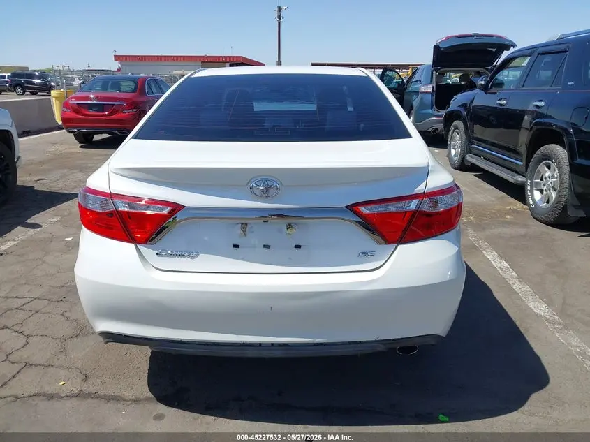 2016 TOYOTA CAMRY SE