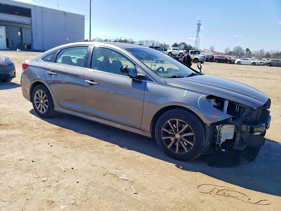 2019 HYUNDAI SONATA SE  