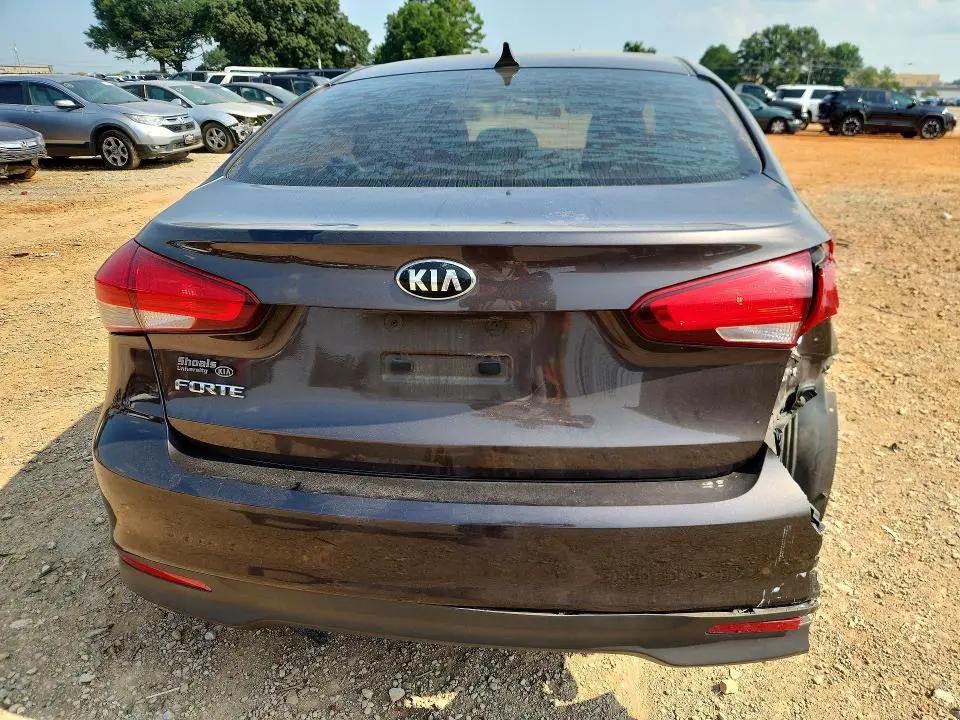 2017 KIA FORTE LX  
