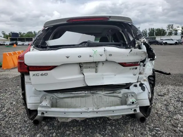 2021 VOLVO XC60 T5 MOMENTUM  