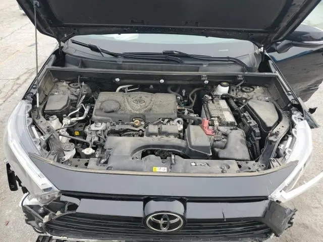 2022 TOYOTA RAV4 XLE  