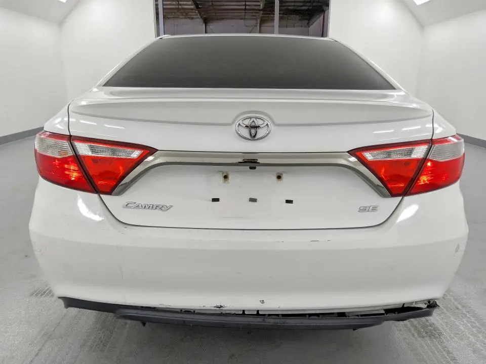 2017 TOYOTA CAMRY SE  