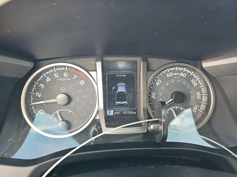 2021 TOYOTA TACOMA SR5 V6  