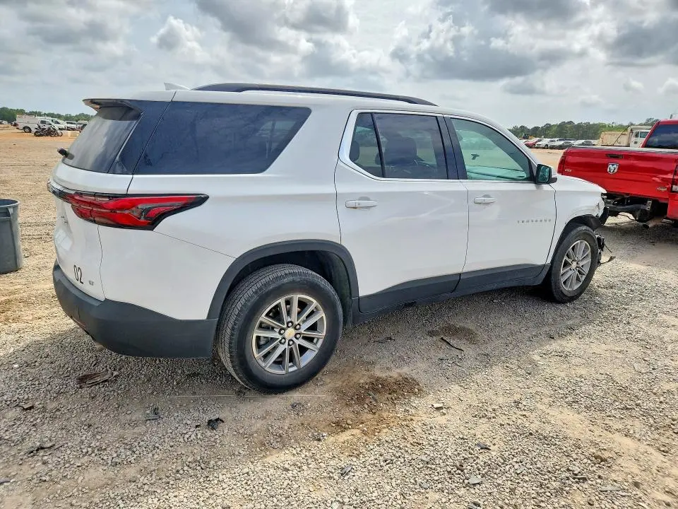 2023 CHEVROLET TRAVERSE LT  