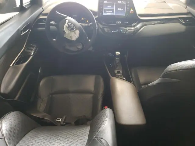 2022 TOYOTA C-HR XLE  