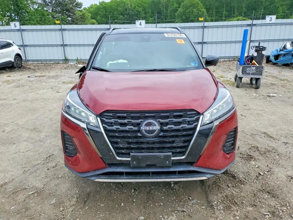 2024 NISSAN KICKS SR  