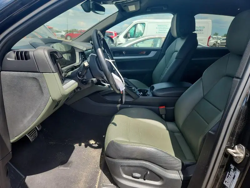 2024 PORSCHE CAYENNE S  