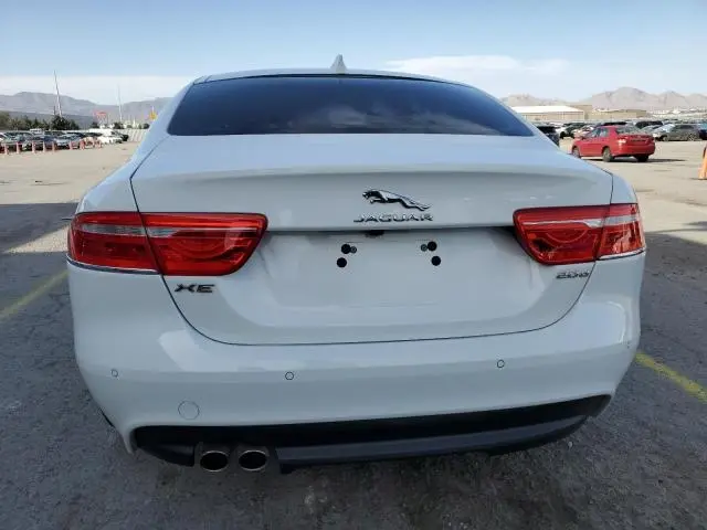 2018 JAGUAR XE PREMIUM  