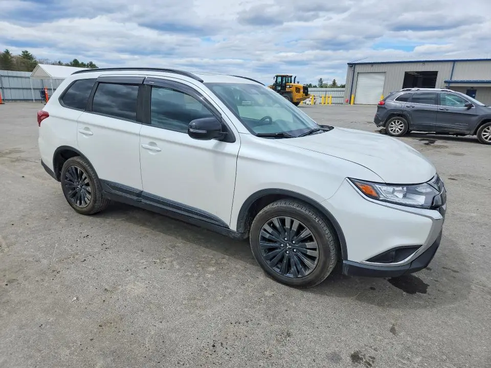 2020 MITSUBISHI OUTLANDER SE  