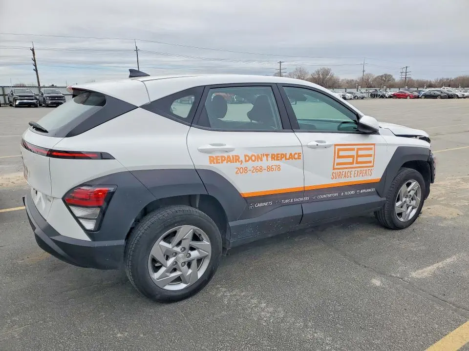 2024 HYUNDAI KONA SE  