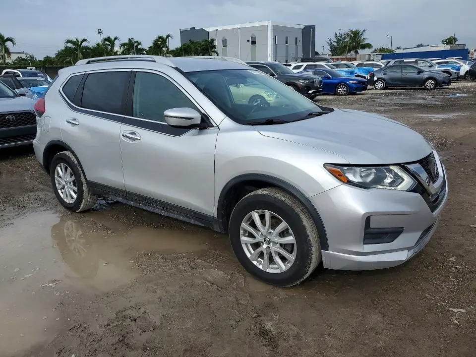 2018 NISSAN ROGUE SV  