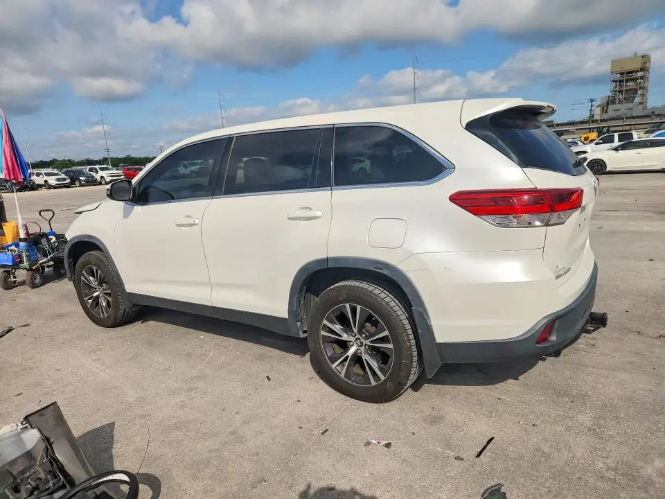 2019 TOYOTA HIGHLANDER LE  