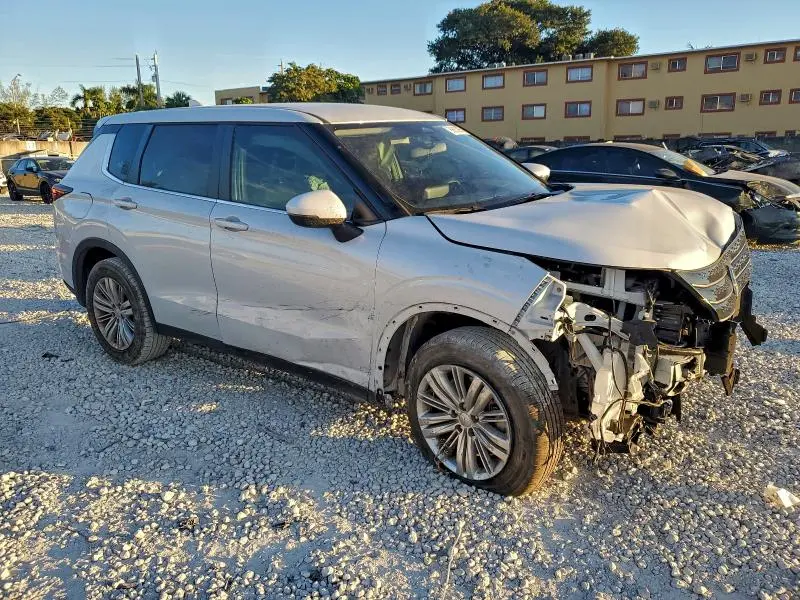 2024 MITSUBISHI OUTLANDER ES  