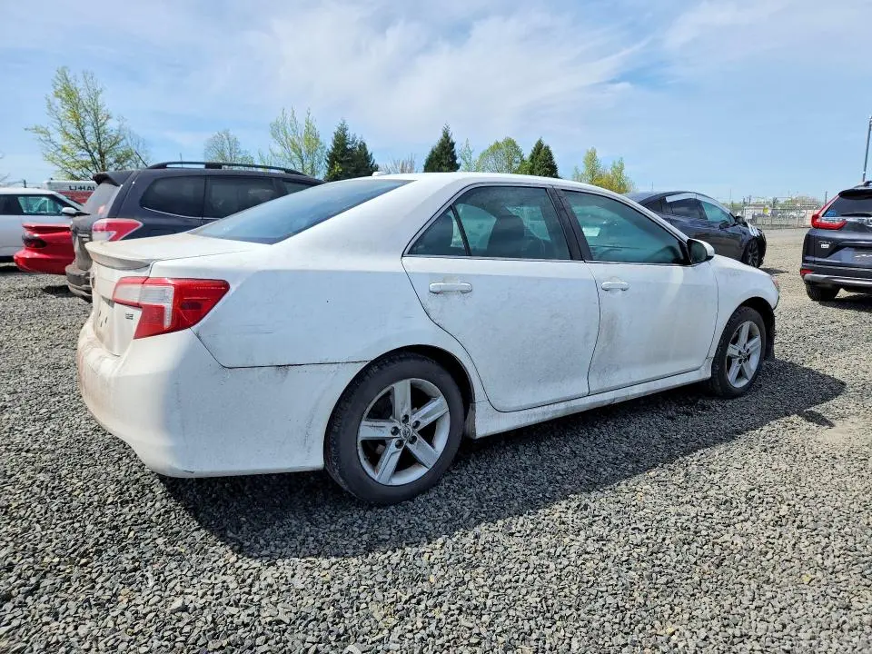 2012 TOYOTA CAMRY SE  