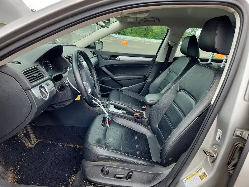 2013 VOLKSWAGEN PASSAT SE  