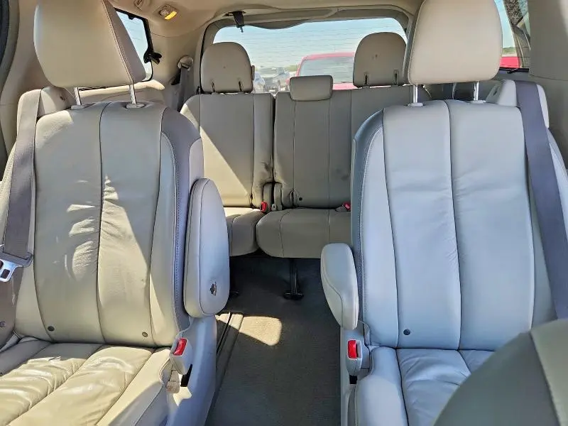 2011 TOYOTA SIENNA LIMITED 7-PASSENGER  