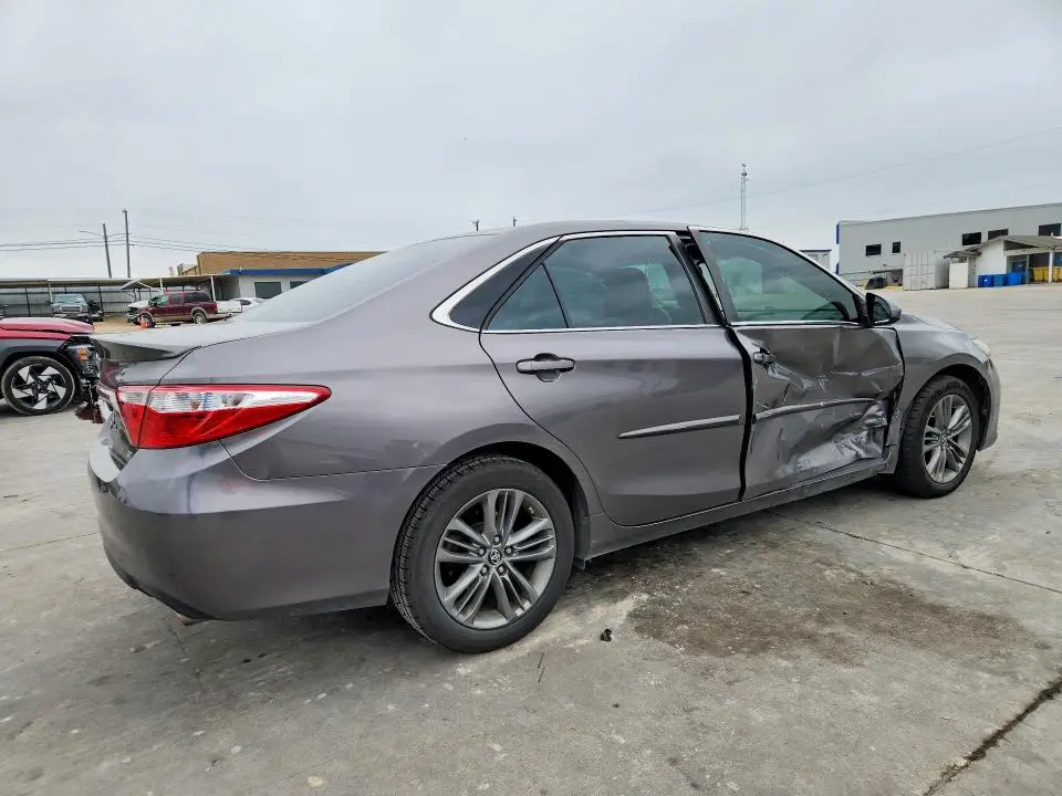 2017 TOYOTA CAMRY SE  