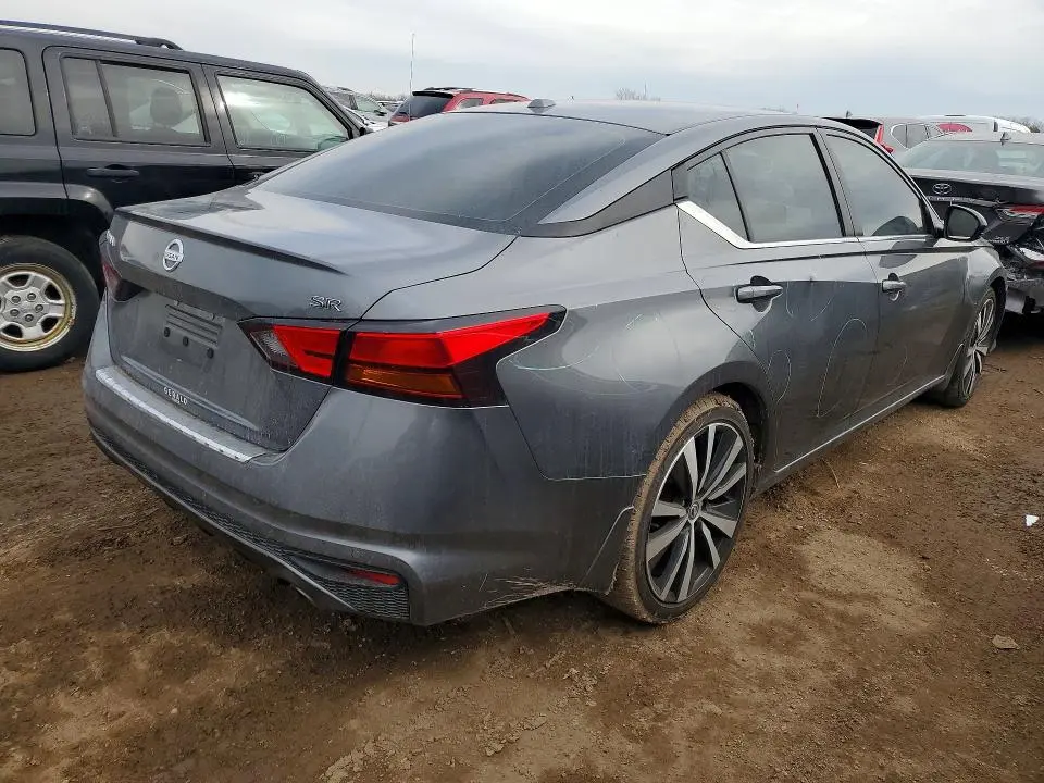 2021 NISSAN ALTIMA SR  