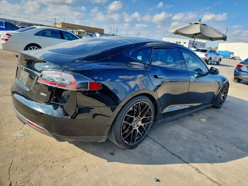 2015 TESLA MODEL S   