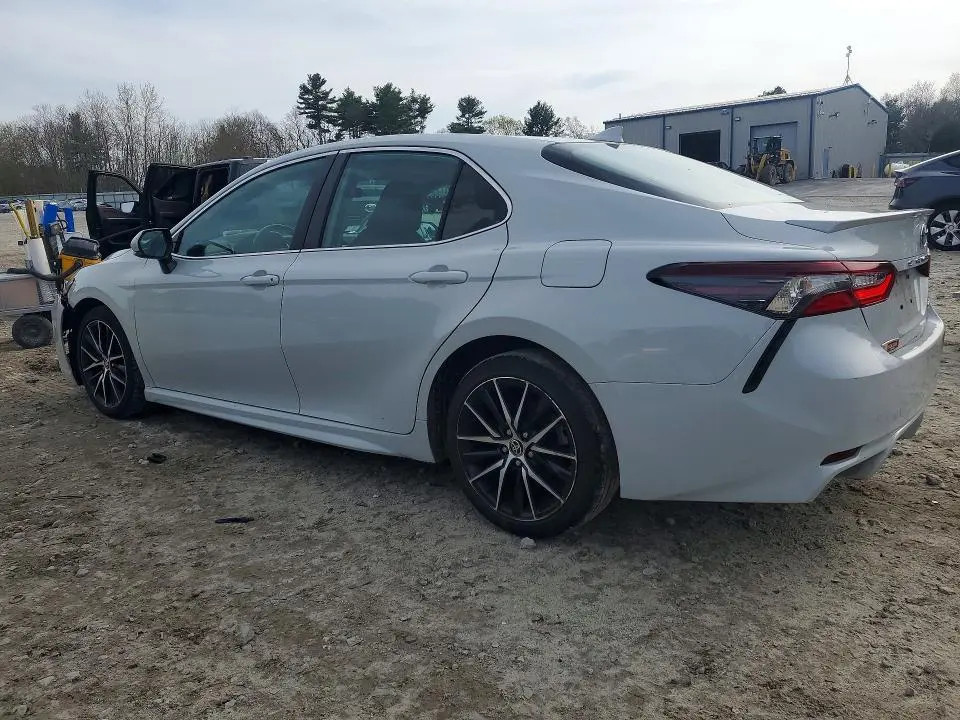 2022 TOYOTA CAMRY SE  