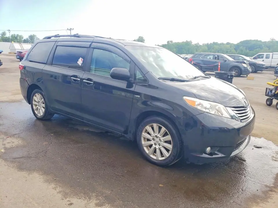 2017 TOYOTA SIENNA XLE 7-PASSENGER  