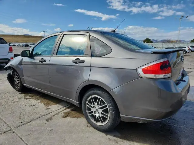 2010 FORD FOCUS SE  