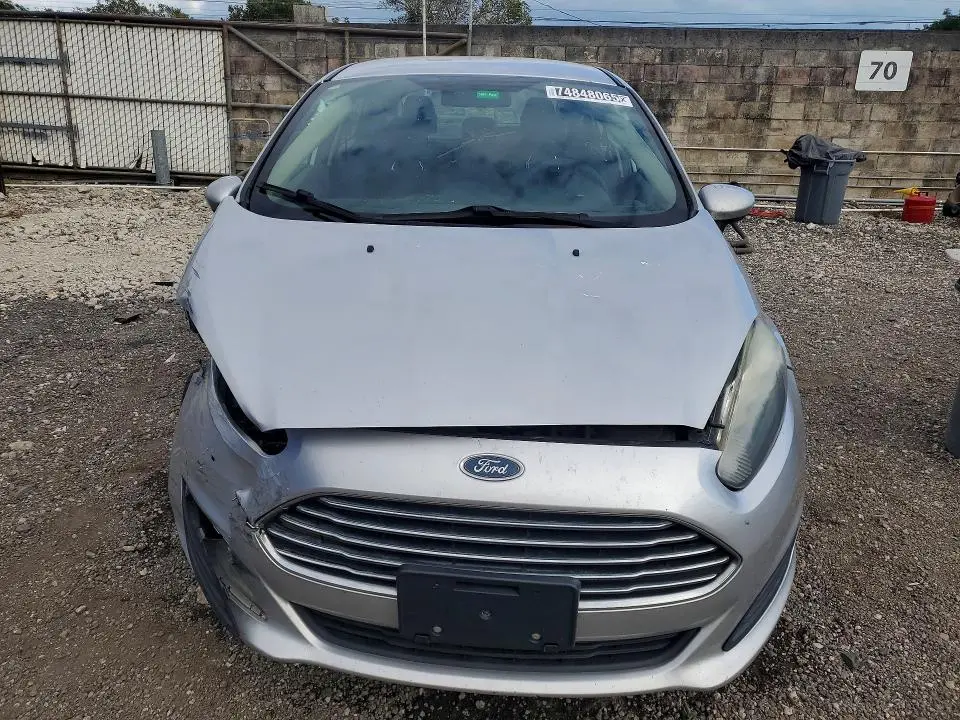 2017 FORD FIESTA SE  