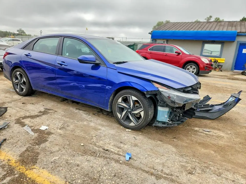 2023 HYUNDAI ELANTRA SEL  