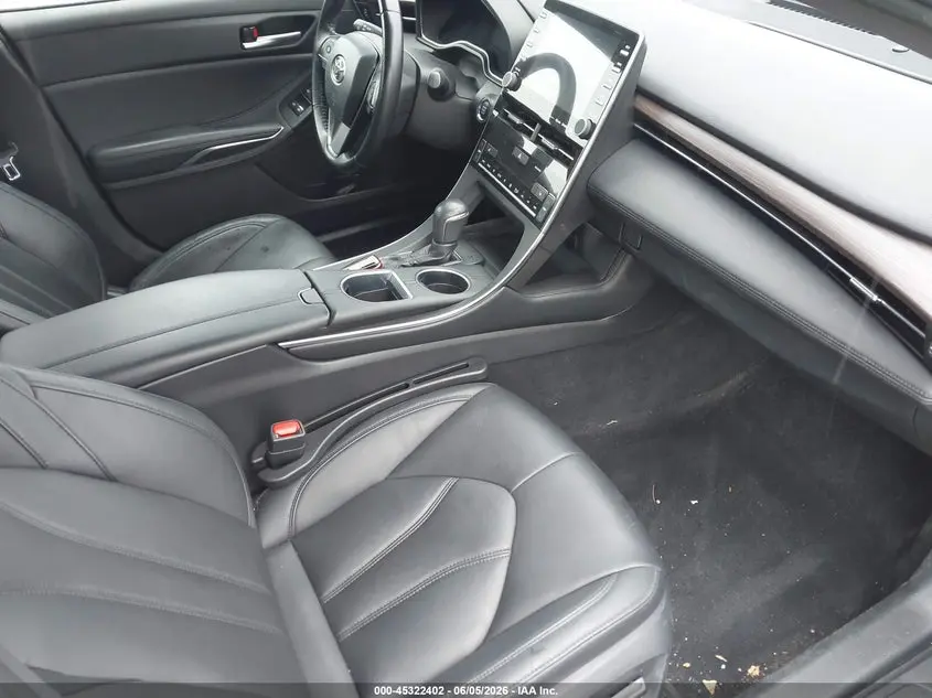 2019 TOYOTA AVALON XLE