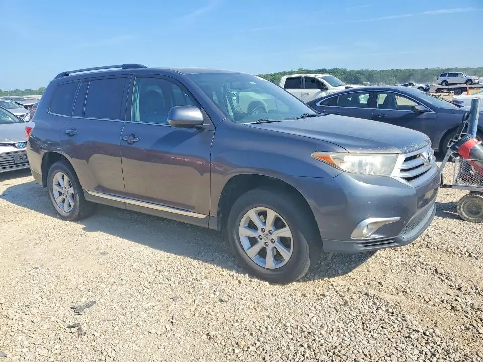 2012 TOYOTA HIGHLANDER SE  