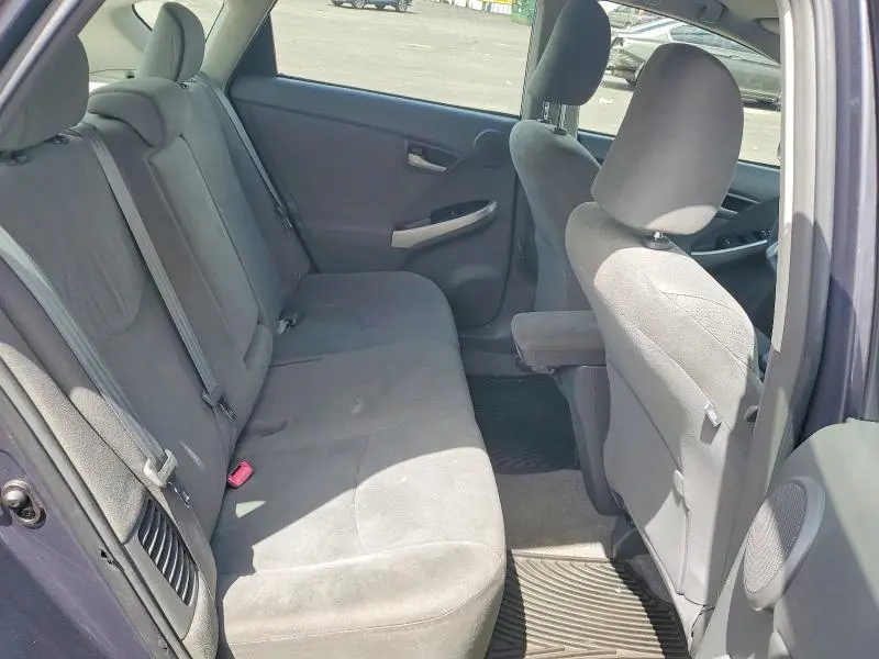 2010 TOYOTA PRIUS III  