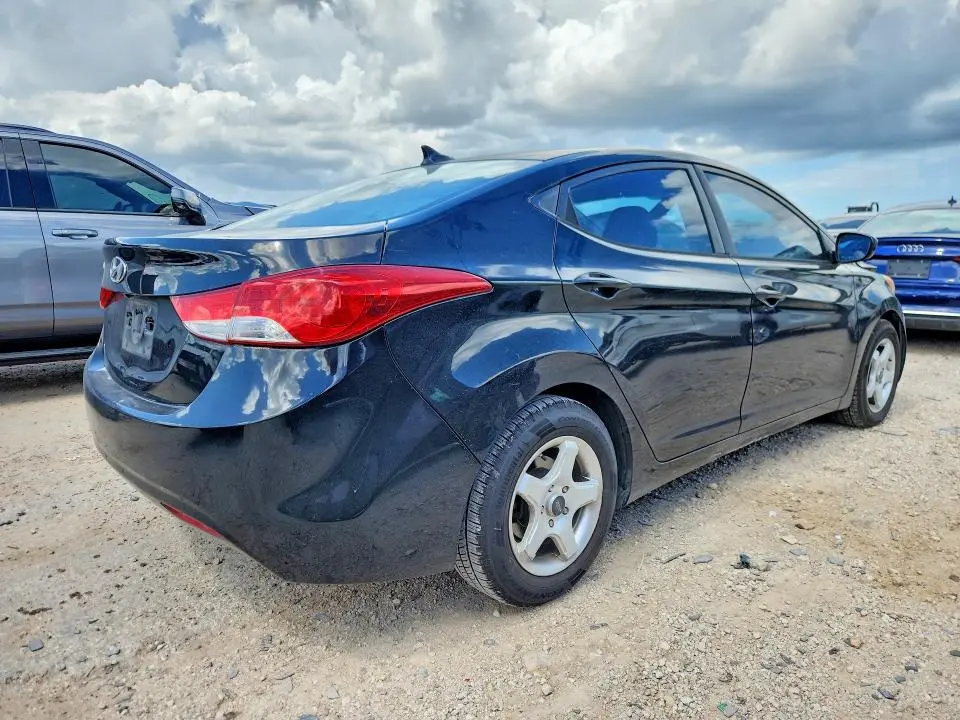 2011 HYUNDAI ELANTRA GLS  