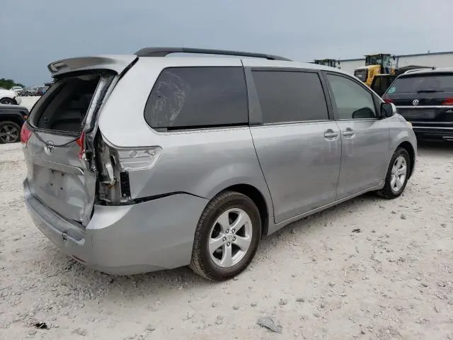 2012 TOYOTA SIENNA LE  
