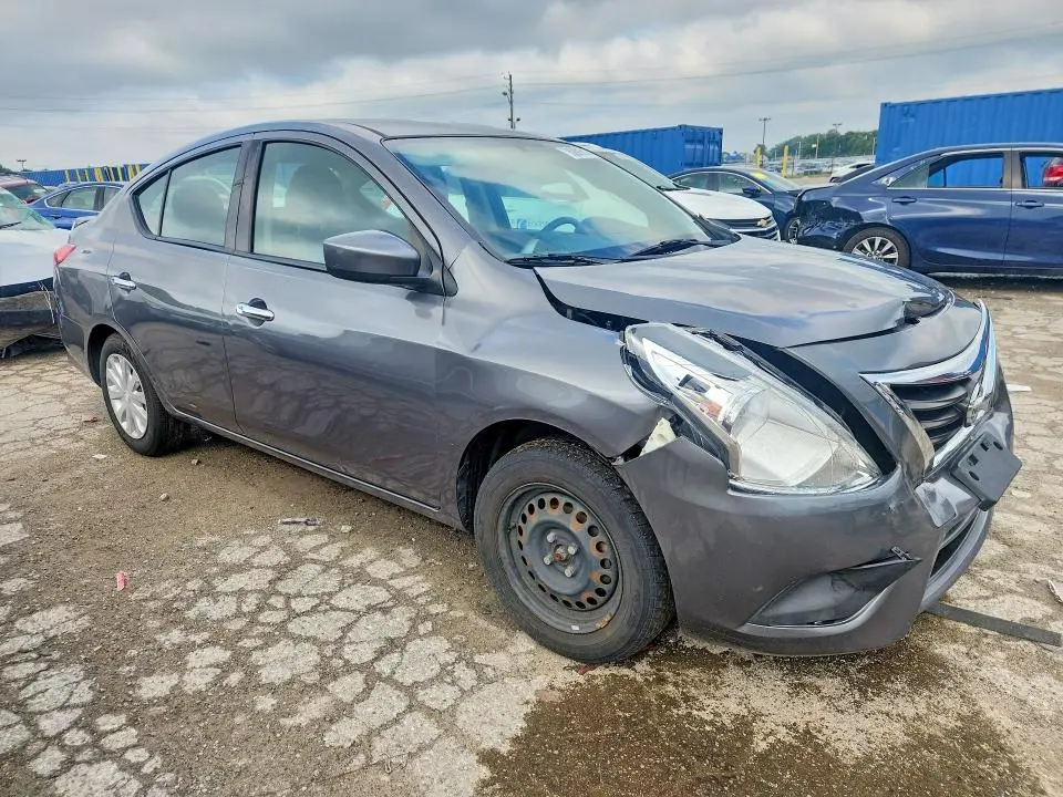 2019 NISSAN VERSA SV  