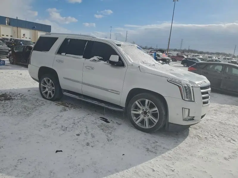 2017 CADILLAC ESCALADE LUXURY  