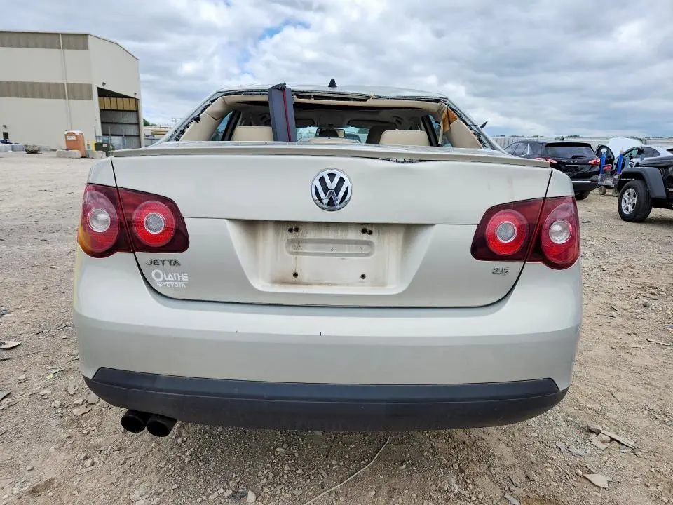 2010 VOLKSWAGEN JETTA SE  