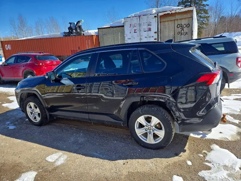2021 TOYOTA RAV4 XLE  