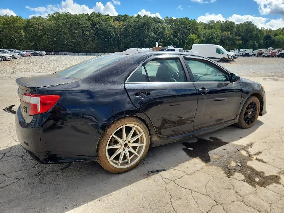 2012 TOYOTA CAMRY SE  
