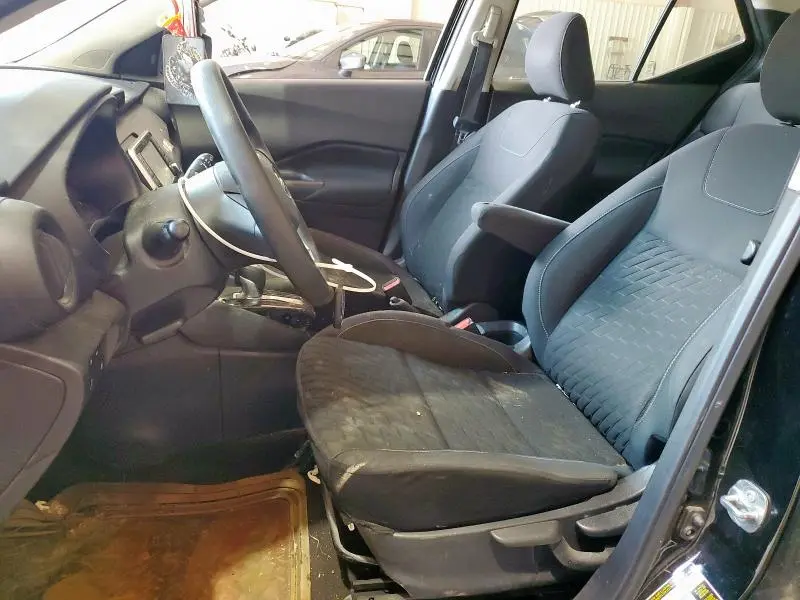 2021 NISSAN KICKS S  