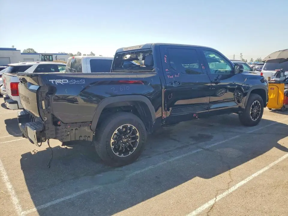 2025 TOYOTA TUNDRA SR5  