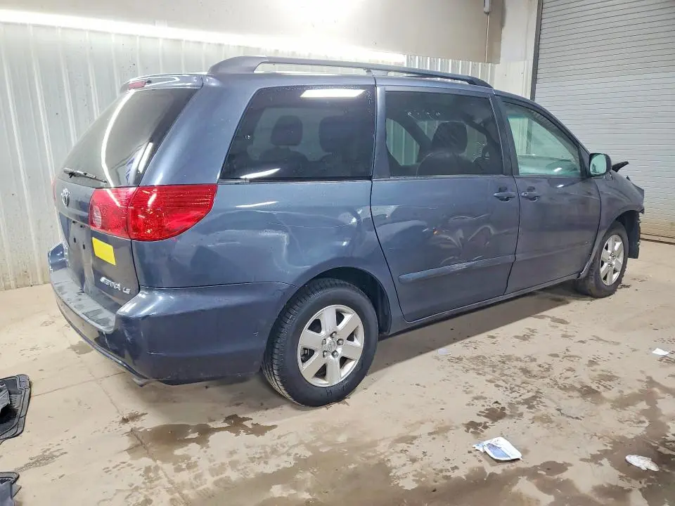 2010 TOYOTA SIENNA LE 7-PASSENGER  